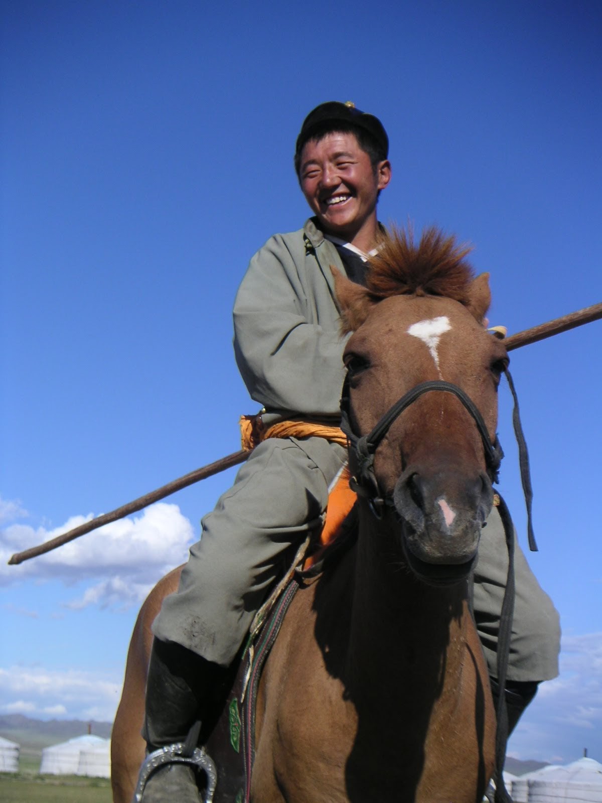 モンゴル４ ６日間 大草原で乗馬 熱気球 ウンドゥルシレットリバーサイドキャンプ